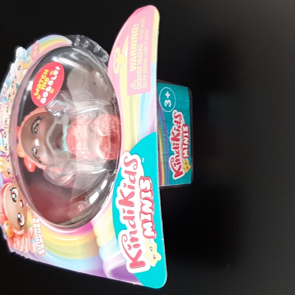 Kindi Kids Minis Summer Peaches Doll 3.5" Poseable Bobble Head Figurine Glittery - Picture 5 of 8